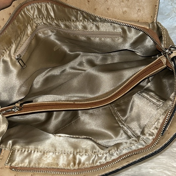 Crocodile Textured Leather Guess Monogram Shoulderbag - Picture 6 of 9